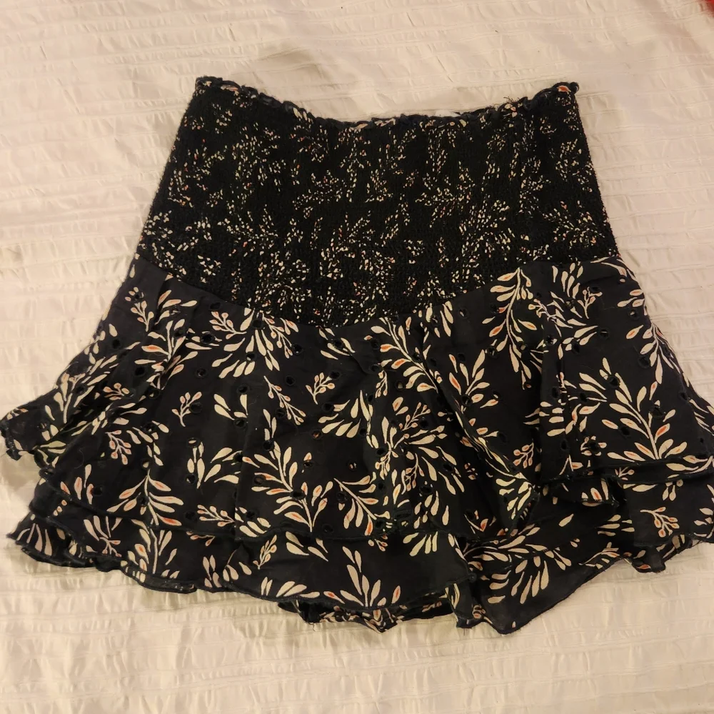 Zara black floral eyelet mini sports size small to medium - Picture 4 of 11